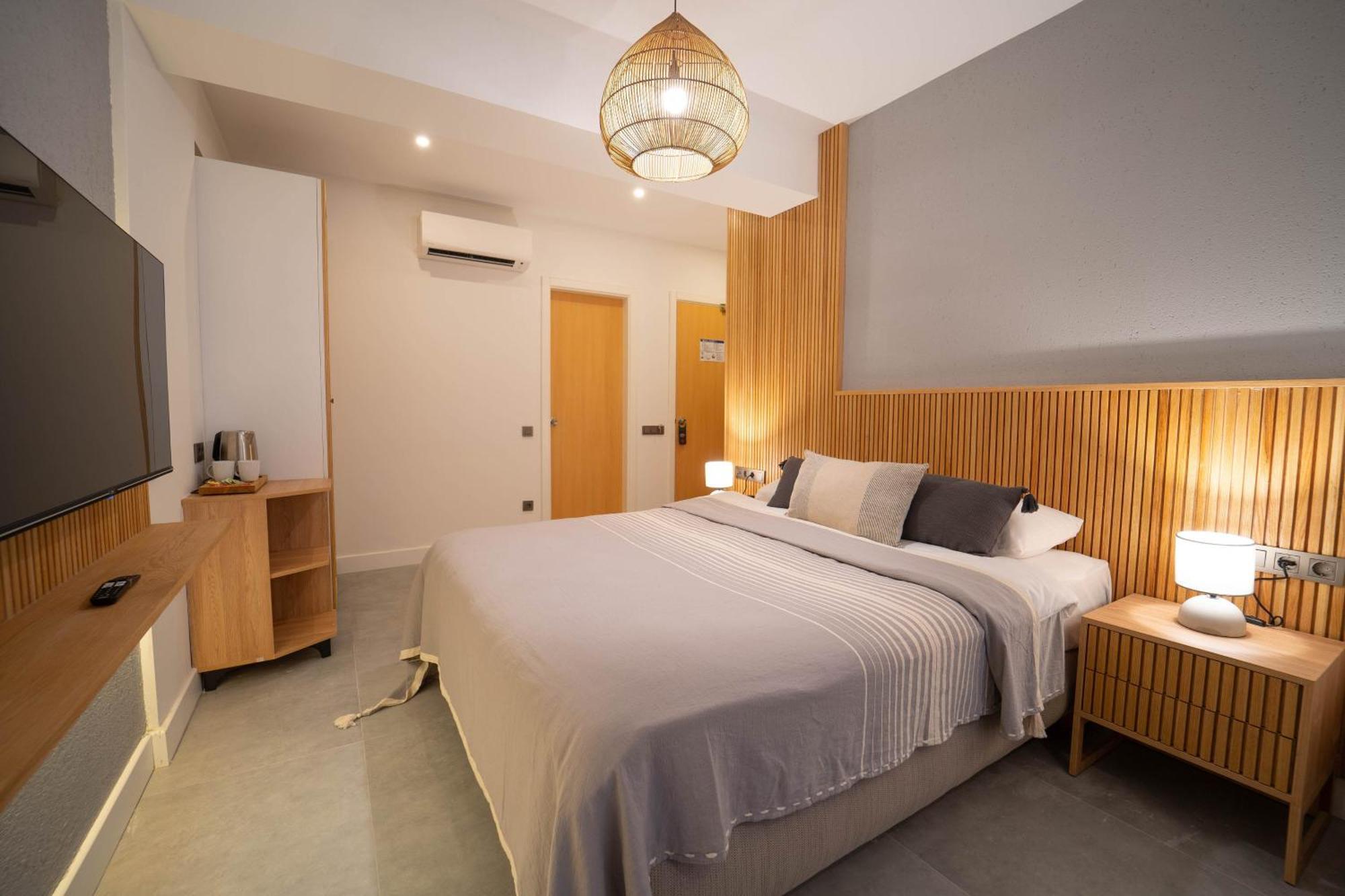 Club-e Otel